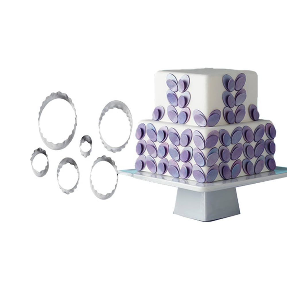 قطاعات عجينة سكر مزدوجة بشكل دائري، ويلتون