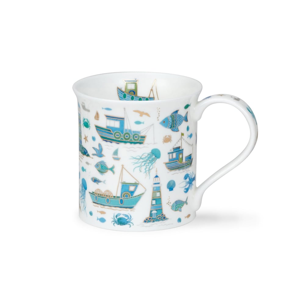 كوب بنقشة قوارب زرقاء، بيوت، دونون