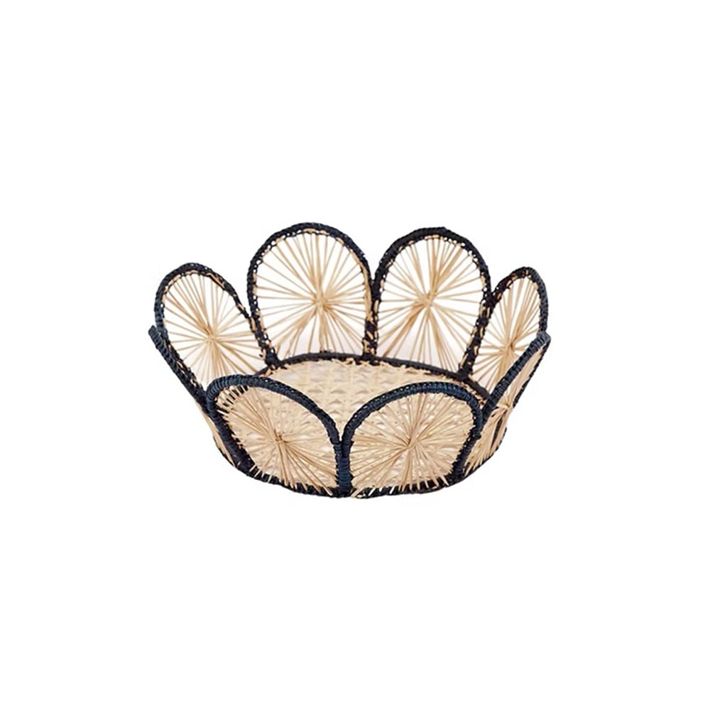 سلة خبز صغيرة بحواف متعرجة، كورو كورا