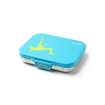 Spriggo Vault Pro Kids Lunch Box with Side Scoop, Soccer Star