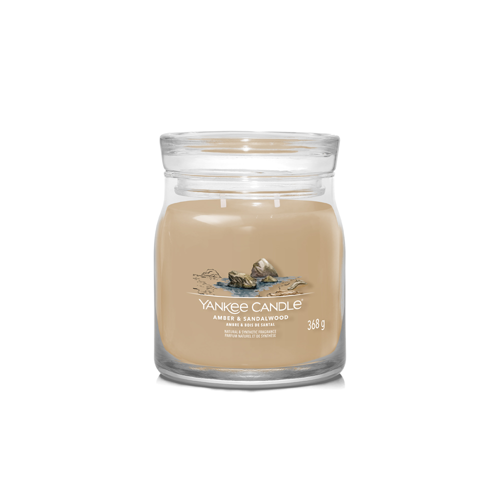 شمعة معطرة، مرطبان متوسط، عنبر وخشب الصندل، سجنتشر، يانكي كاندل