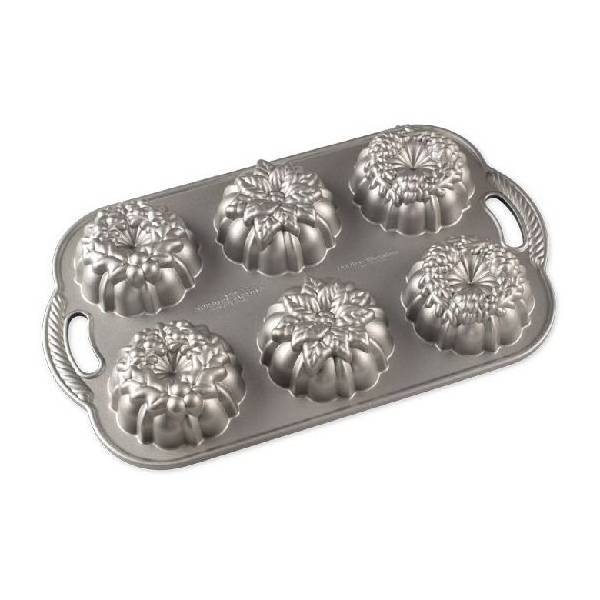 Nordic Ware Wreathlettes Baking Pan, 6 Cavities