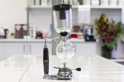 صانعة قهوة من مجموعة سايفون من هاريو